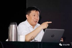 在闹市区一家大型商店