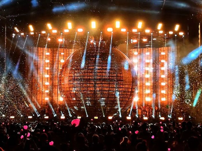 是国内研制、开发、设计、生产、安装系列智能化成套舞台设备的专业化公司