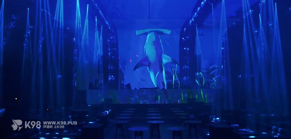 嘉宾、主持及演职人员在里面进行工作、制作及表演