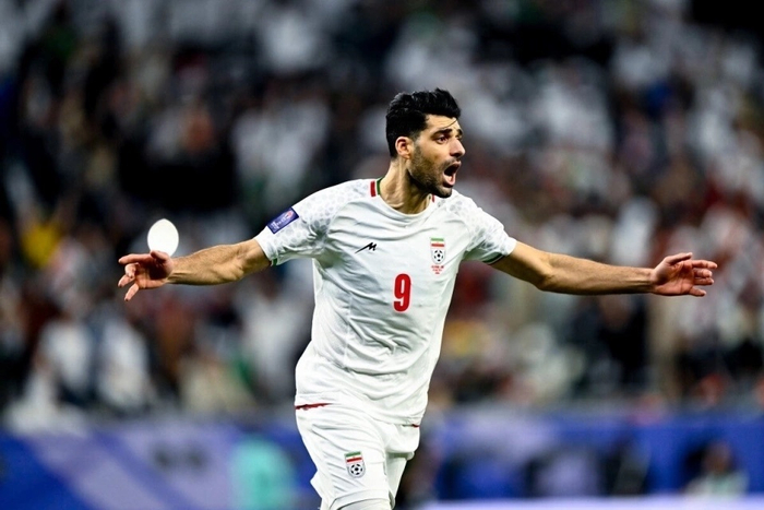 伊朗国脚塔雷米与以色列球员互换球衣引争议或