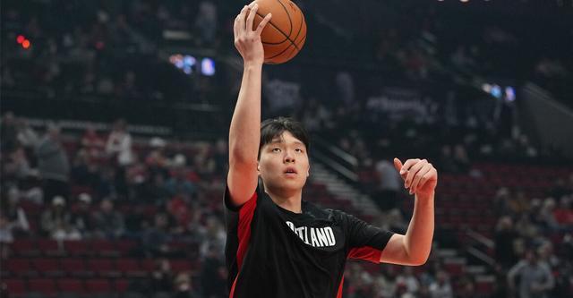 开拓者召回杨瀚森 希望其助球队冲击季后赛