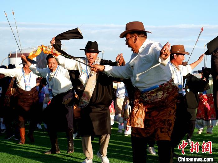 第九届青海国际民族传统射箭精英赛在青海湖畔