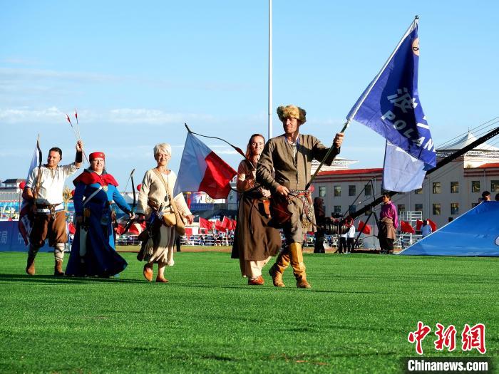 第九届青海国际民族传统射箭精英赛在青海湖畔