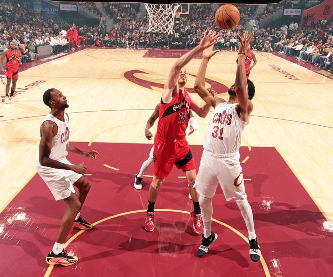 哈登爆发骑士4比1淘汰猛龙